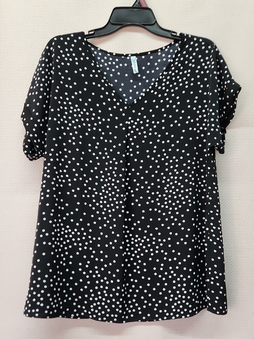 Polka Dot V-Neck Short Sleeve Top - Black/White
